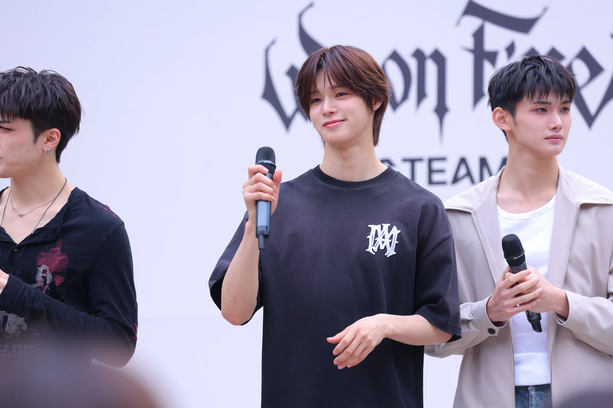 K during a close appearance or audience interaction.